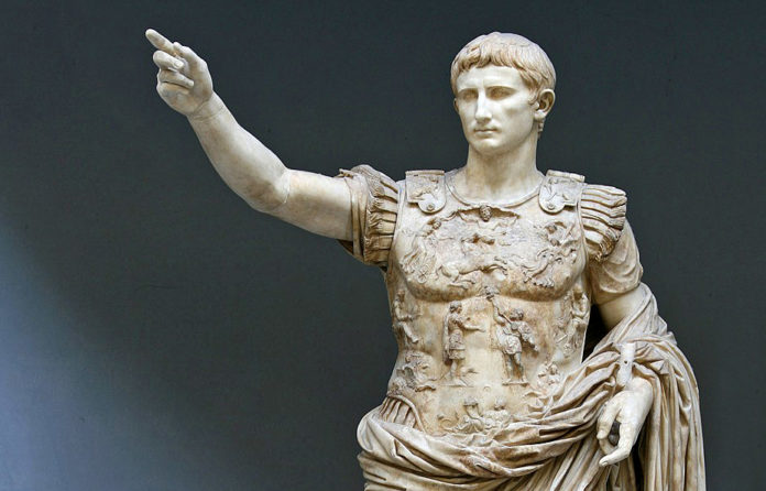 800px-Statue-Augustus